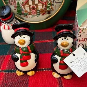 NWT Festive Penguin Salt&Pepper shakers